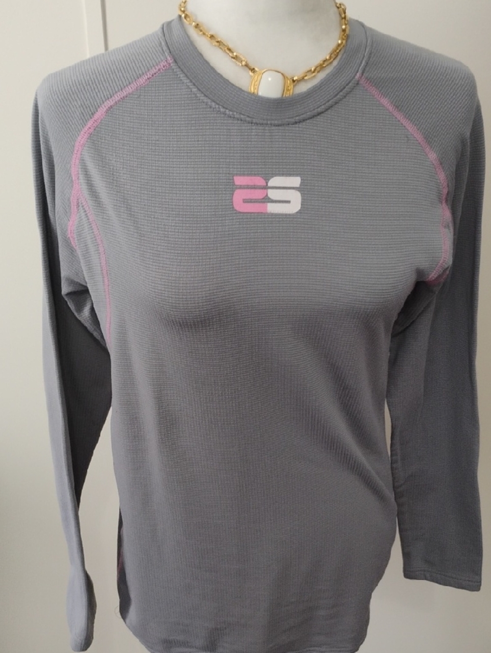 Second Skin top Gray Long-Sleeve Thermal Top with Pink Accents